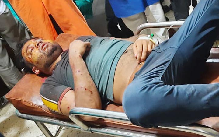 ব্যবসায়ীদের সাথে সংঘর্ষ: পুলিশের গুলিতে শিক্ষার্থী ‘আশঙ্কাজনক’